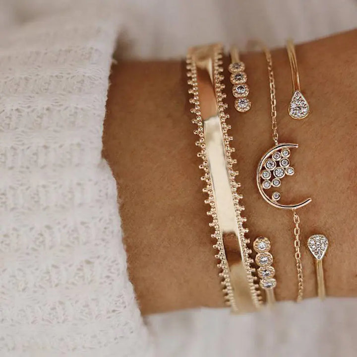 Geometric Hollow Leaf Pattern Jewelry Set (Five Pieces)