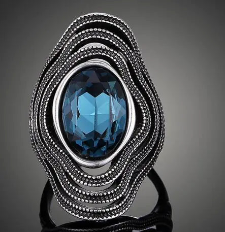 Geometric Hollow Crystal Ring