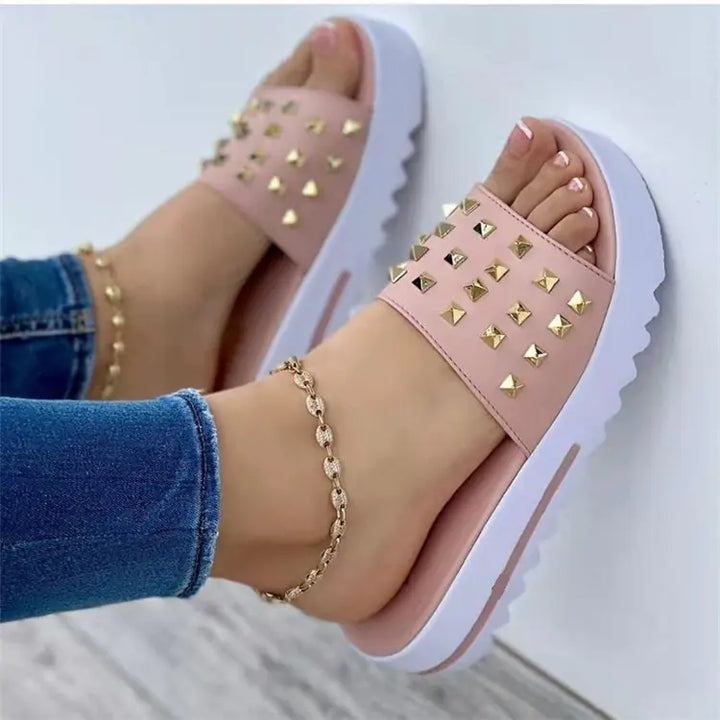 Wedge and Rivet Women's Beach Flip-Flops