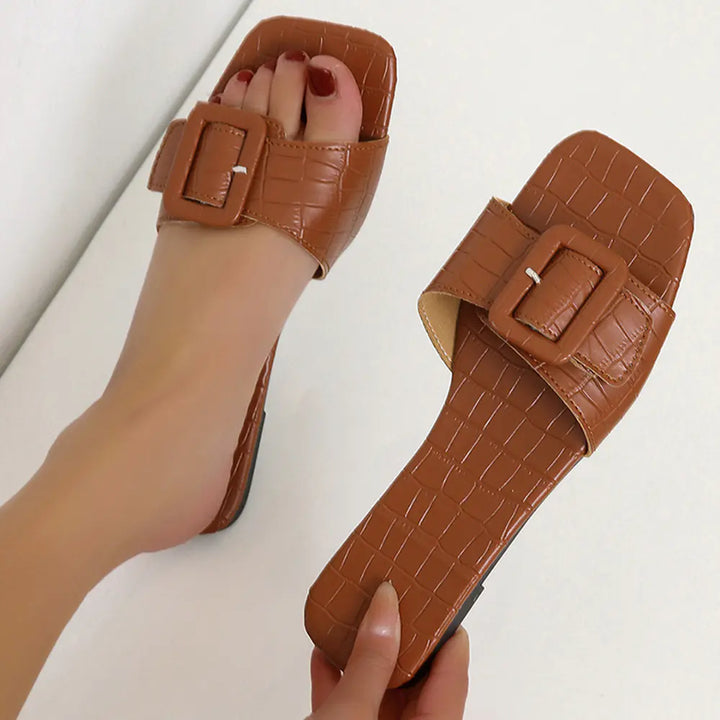 Women's Square Buckle Flat-bottomed Flip Flops